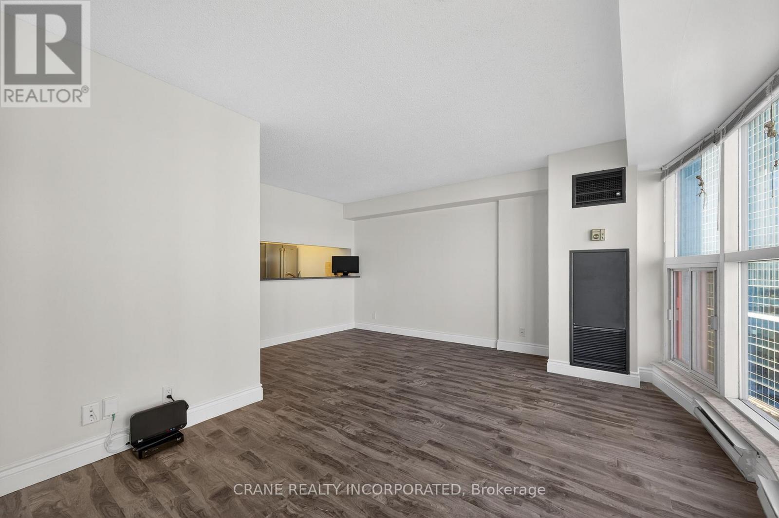 1605 - 77 Harbour Square, Toronto (Waterfront Communities), Ontario  M5J 2S2 - Photo 14 - C12926370