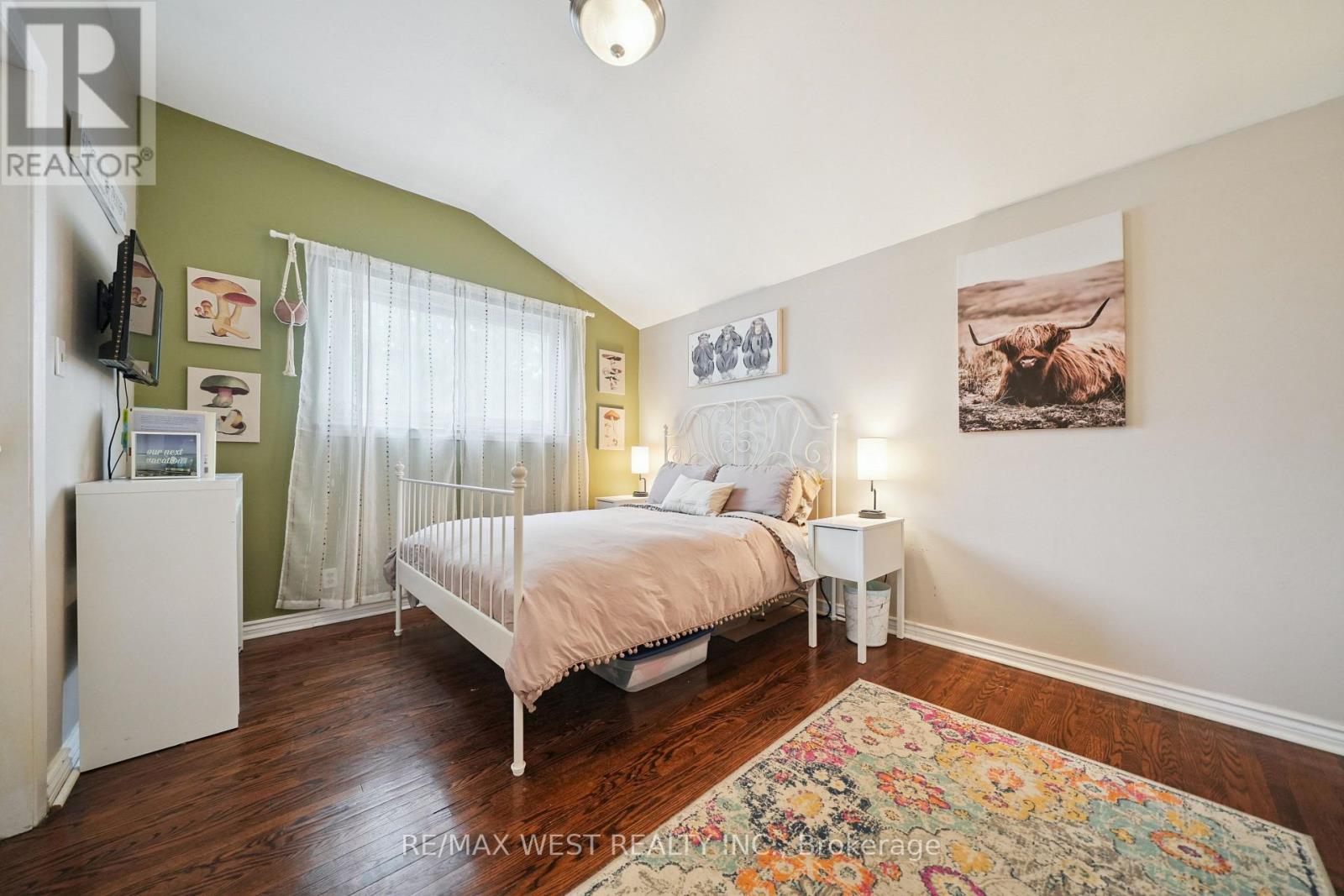 2 Lisburn Crescent, Toronto, Ontario  M2J 2Z5 - Photo 5 - C12926386