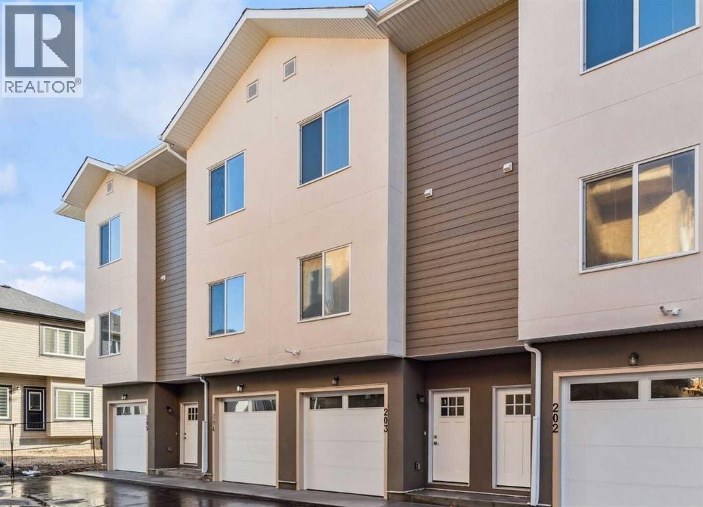 205, 95 Saddlecrest Circle NE, Calgary, Alberta