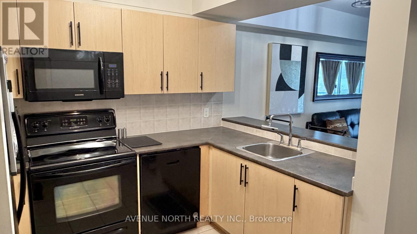 411 - 200 Rideau Street, Ottawa, Ontario  K1N 5Y1 - Photo 7 - X12926228