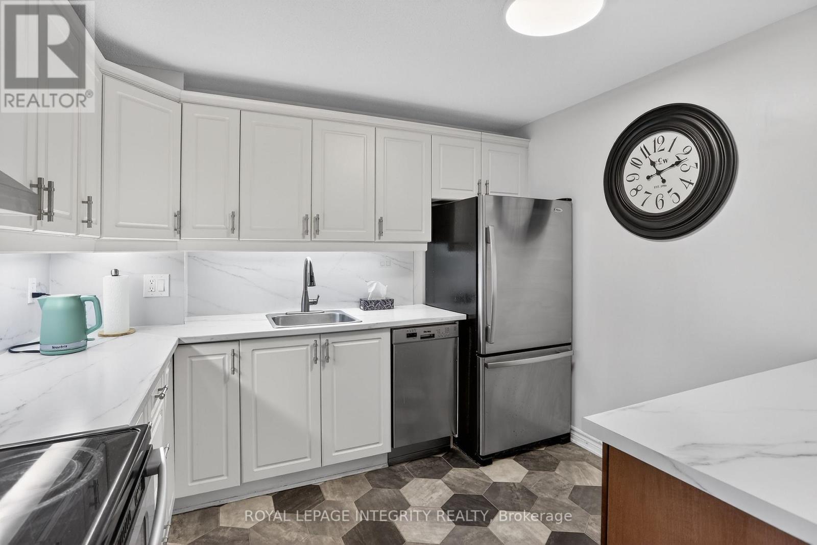 605 - 1599 Lassiter Terrace, Ottawa, Ontario  K1J 8R6 - Photo 10 - X12926238