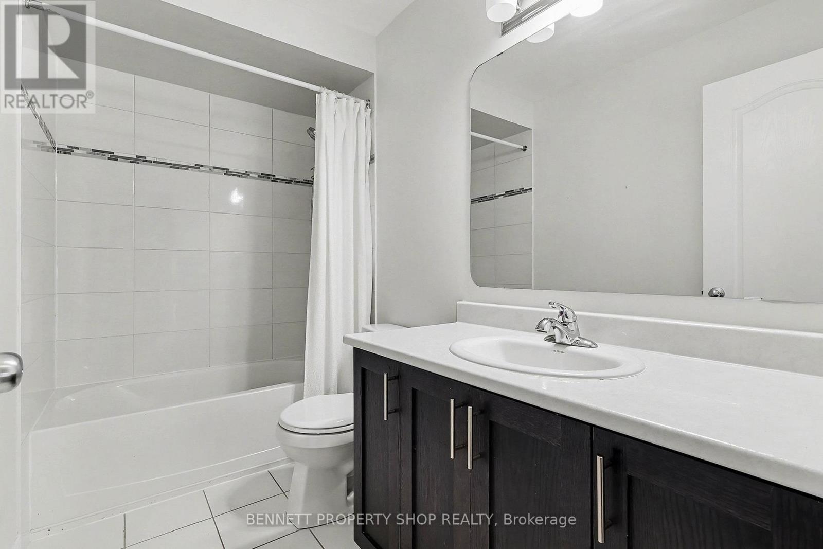 992 Bunchberry Way, Ottawa, Ontario  K1T 0L6 - Photo 15 - X12926298