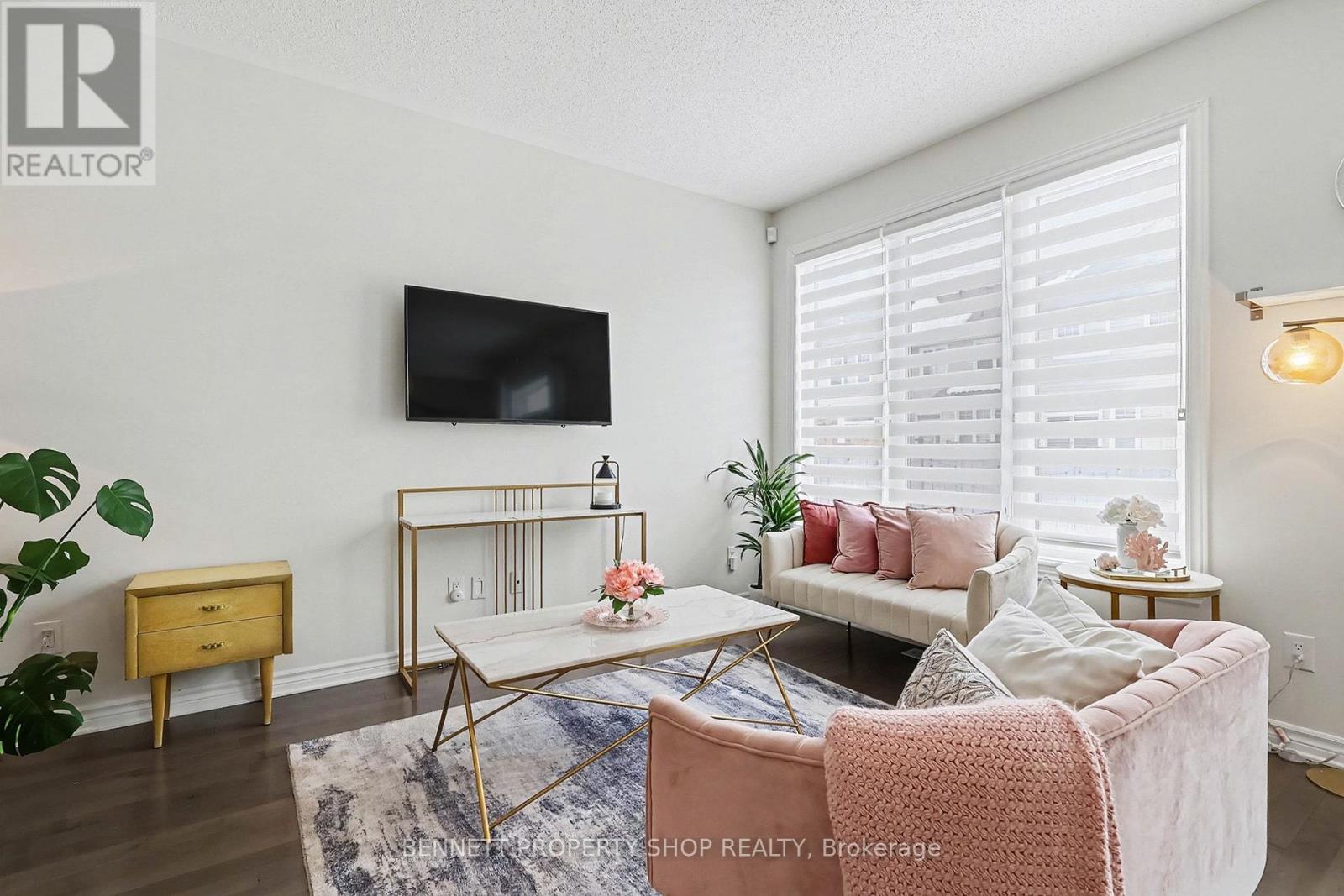 992 Bunchberry Way, Ottawa, Ontario  K1T 0L6 - Photo 2 - X12926298