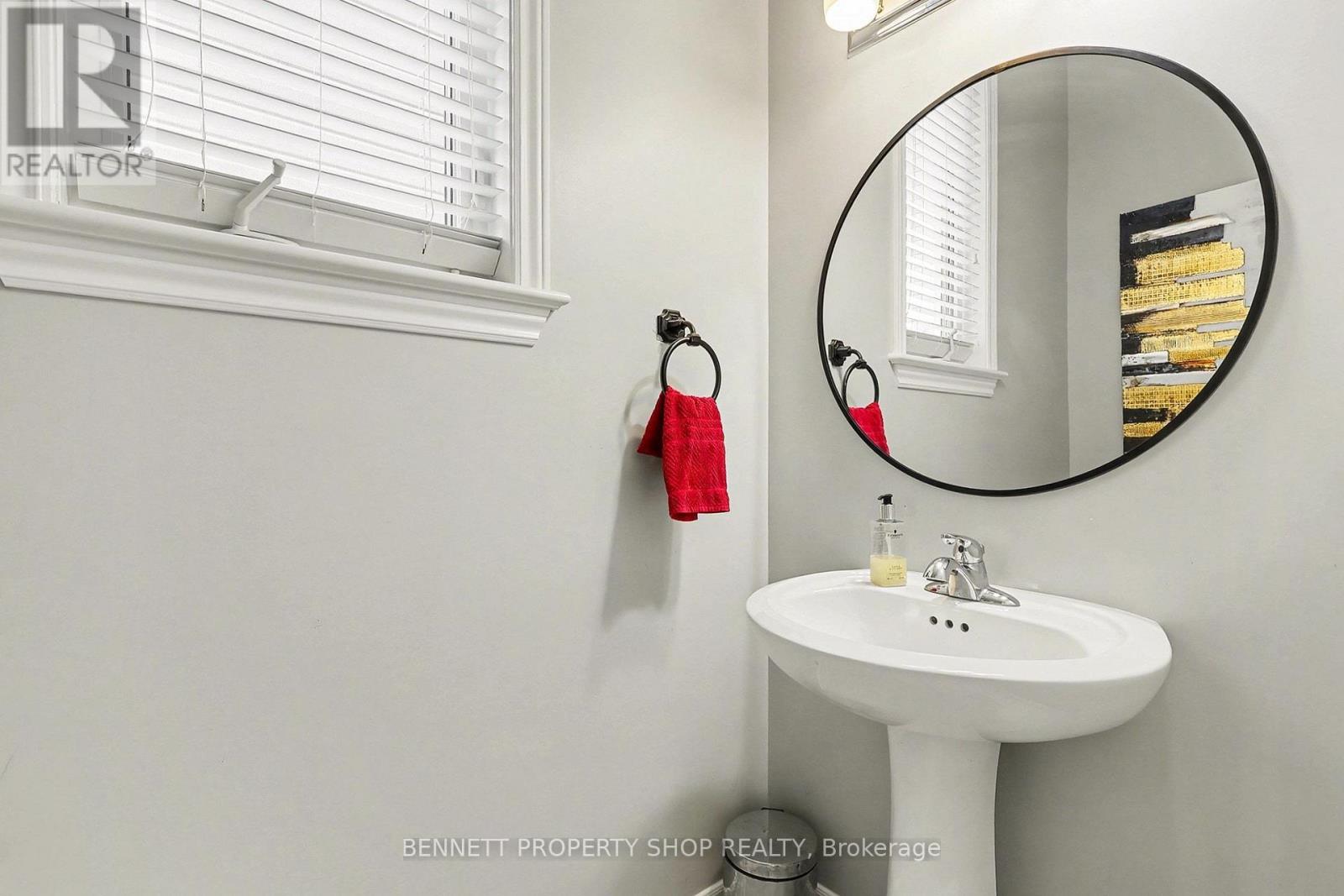 992 Bunchberry Way, Ottawa, Ontario  K1T 0L6 - Photo 8 - X12926298