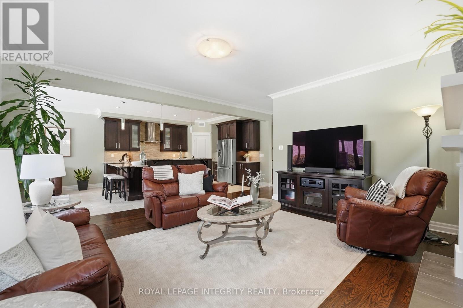 476 Ancaster Avenue, Ottawa, Ontario  K2B 5B7 - Photo 4 - X12926304