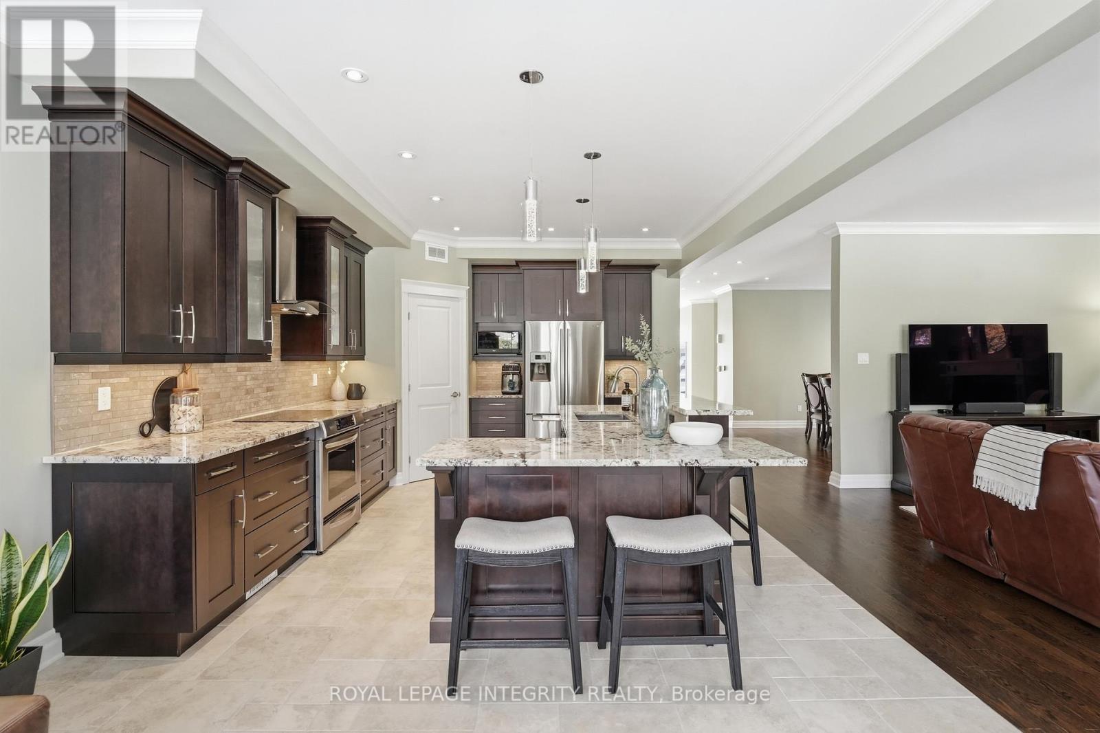 476 Ancaster Avenue, Ottawa, Ontario  K2B 5B7 - Photo 7 - X12926304