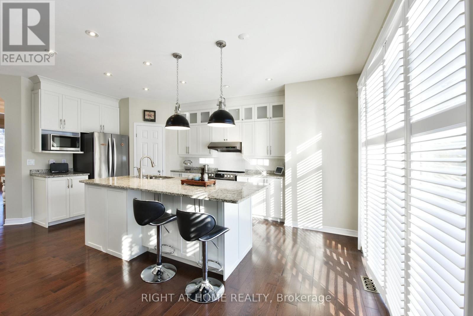 20 Evanshen Crescent, Ottawa, Ontario  K2K 2Z6 - Photo 12 - X12926314