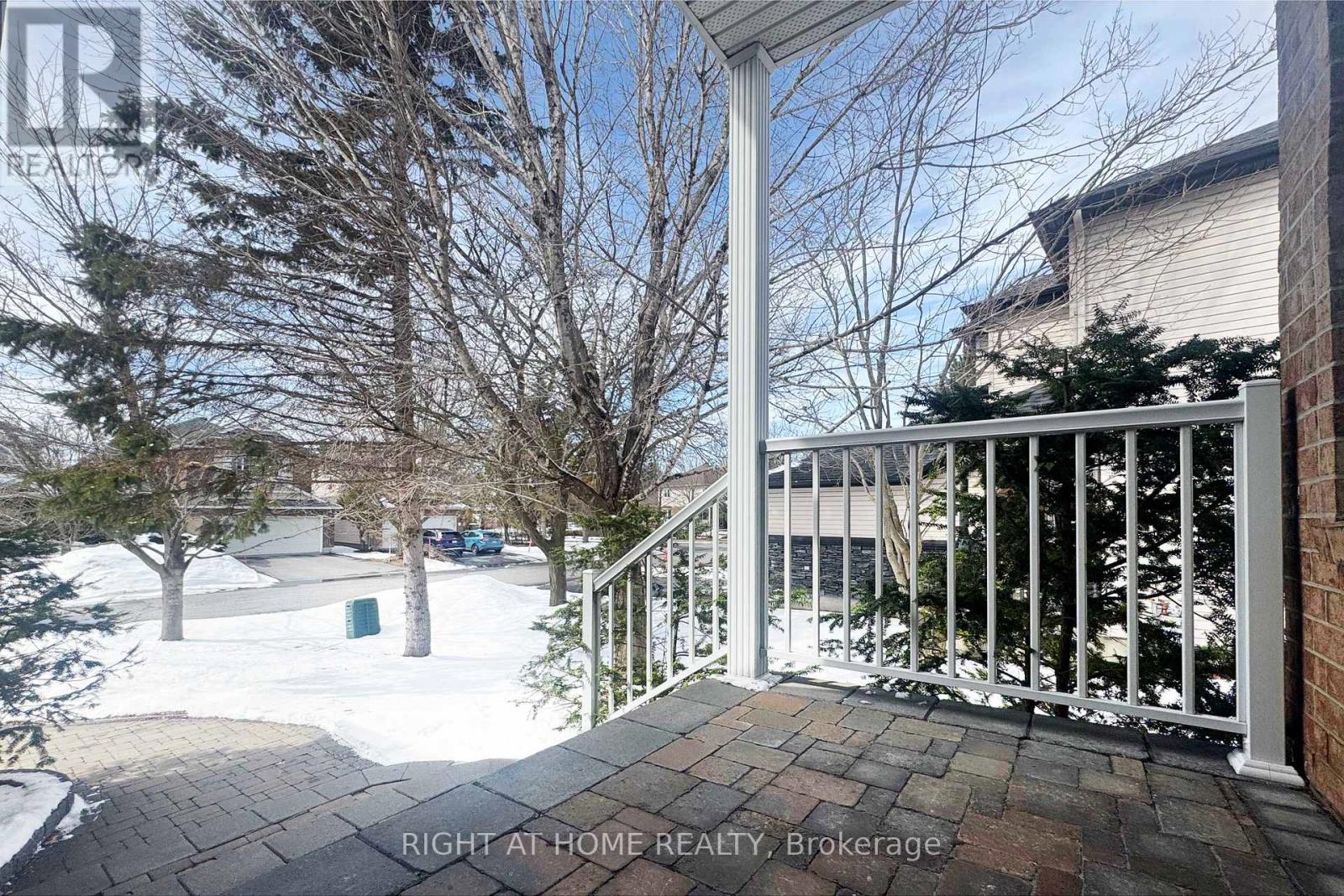 20 Evanshen Crescent, Ottawa, Ontario  K2K 2Z6 - Photo 3 - X12926314