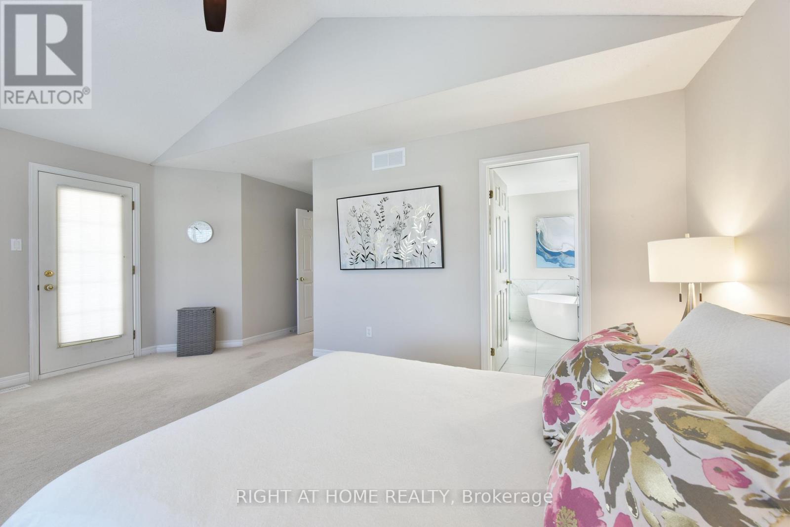 20 Evanshen Crescent, Ottawa, Ontario  K2K 2Z6 - Photo 32 - X12926314