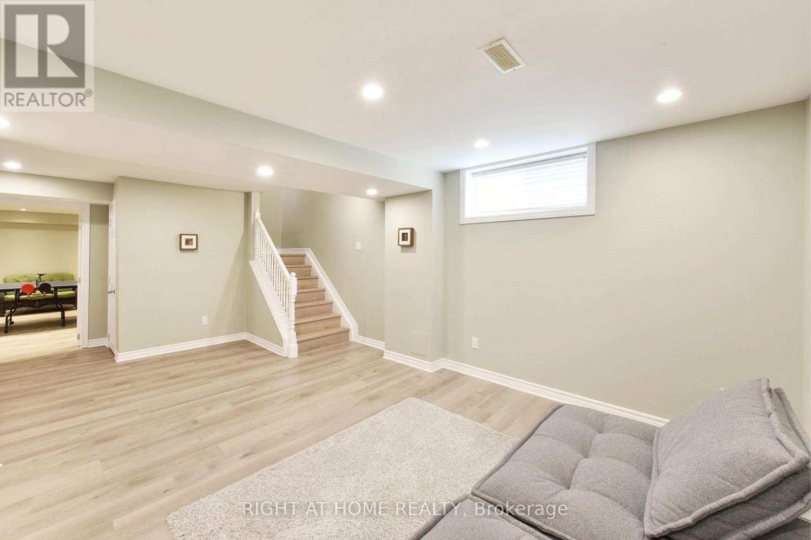 20 Evanshen Crescent, Ottawa, Ontario  K2K 2Z6 - Photo 44 - X12926314