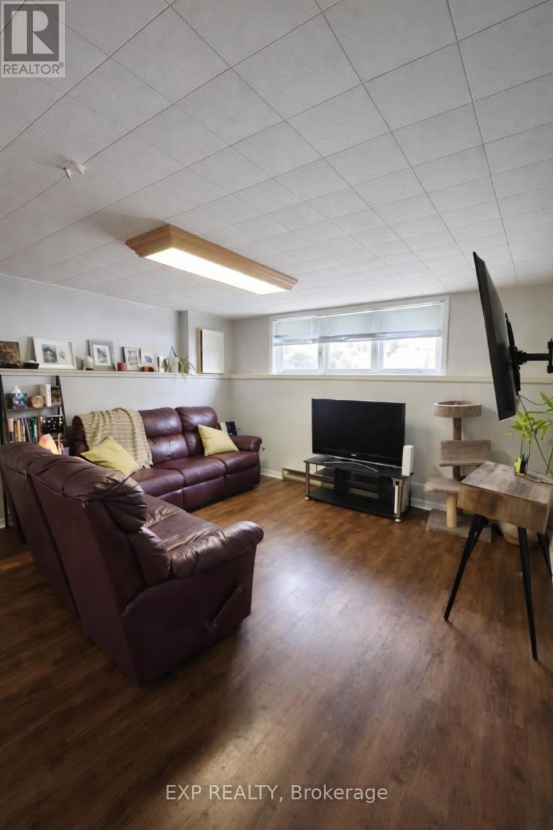 B - 898 Belvedere Avenue, Clarence-Rockland, Ontario  K4K 1H1 - Photo 2 - X12926316