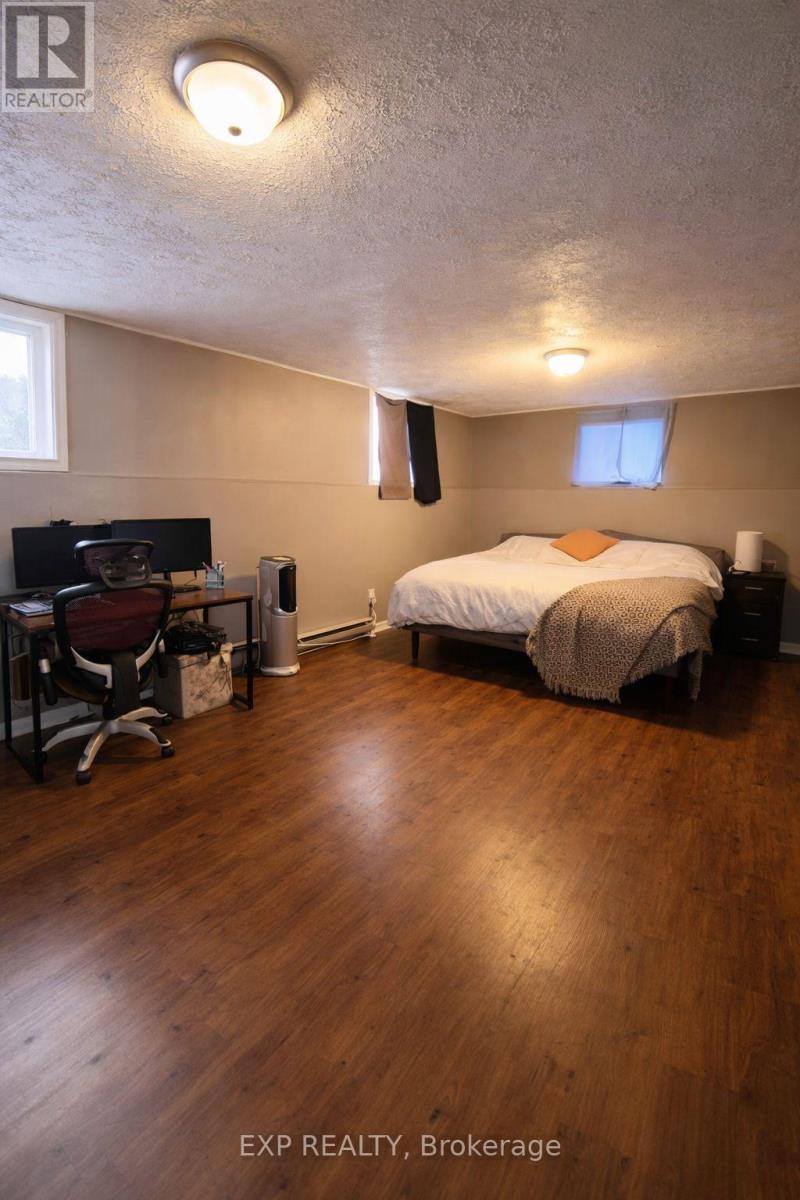 B - 898 Belvedere Avenue, Clarence-Rockland, Ontario  K4K 1H1 - Photo 4 - X12926316