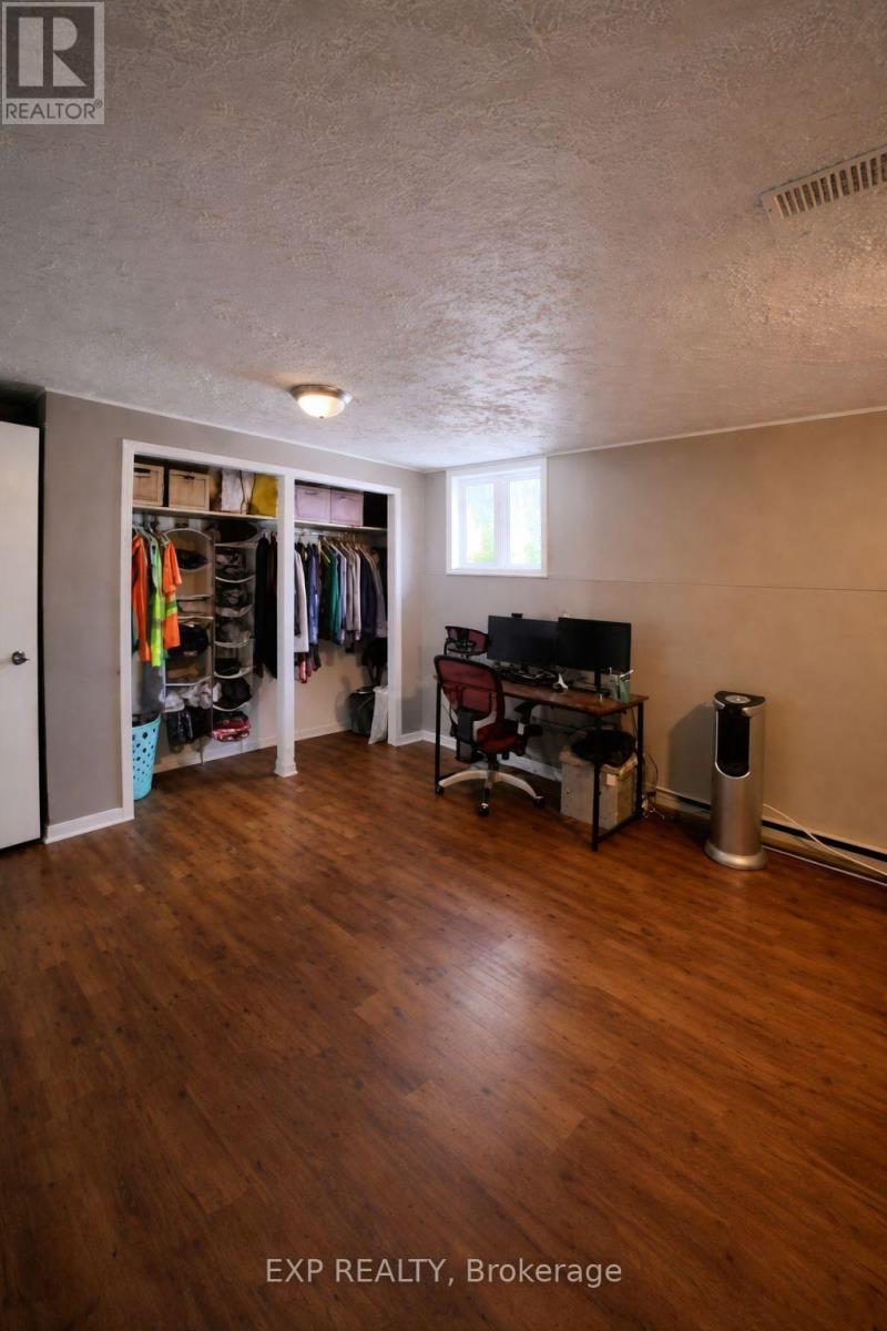 B - 898 Belvedere Avenue, Clarence-Rockland, Ontario  K4K 1H1 - Photo 5 - X12926316