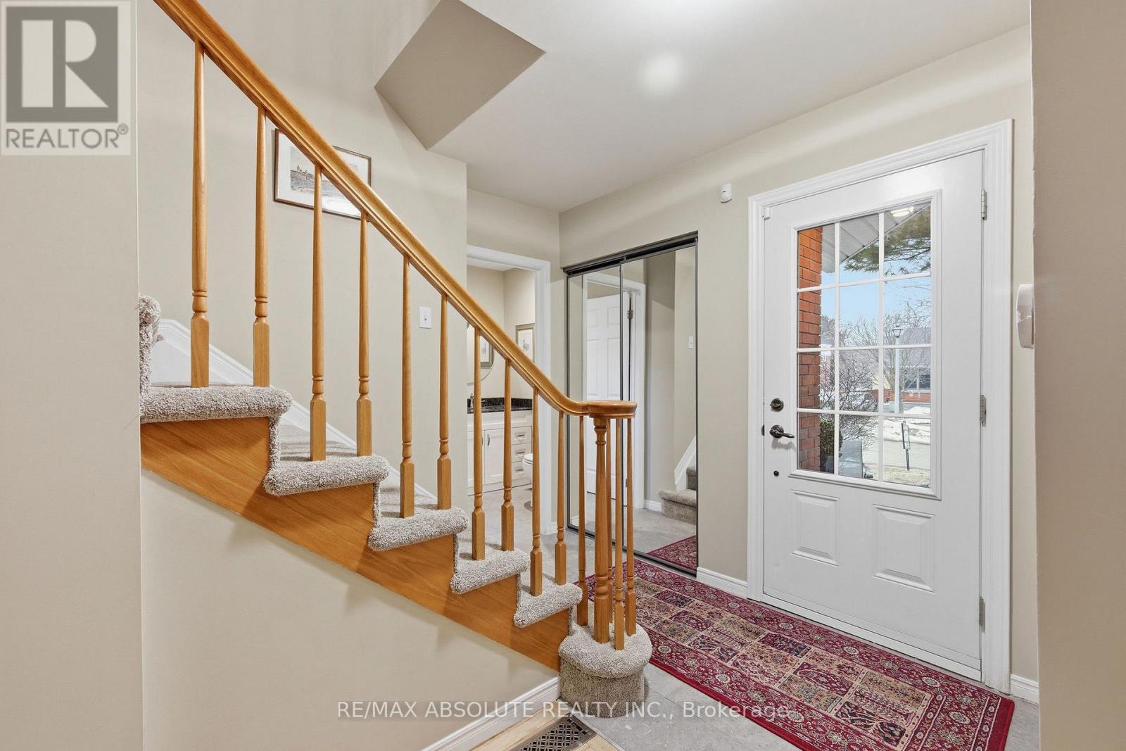 605 Rowanwood Avenue, Ottawa, Ontario  K2A 3E3 - Photo 4 - X12926324