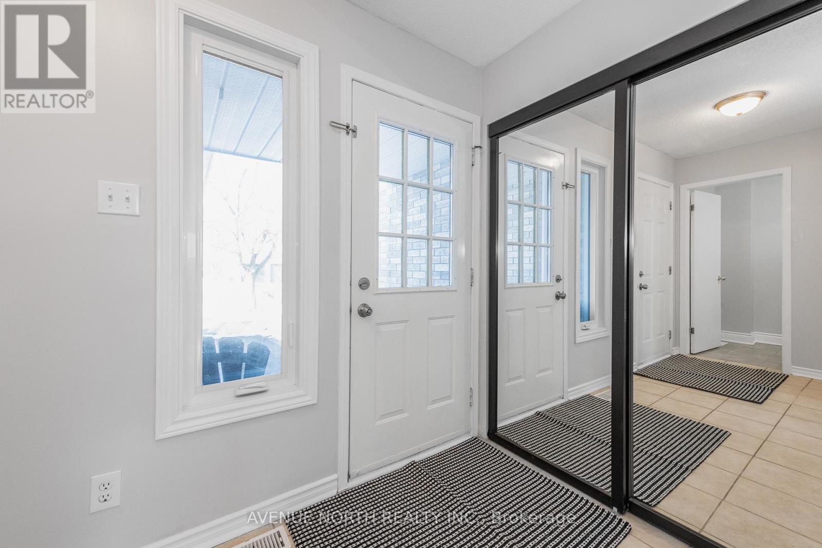 1121 Dianne Street, Clarence-Rockland, Ontario  K4K 1J6 - Photo 4 - X12926452