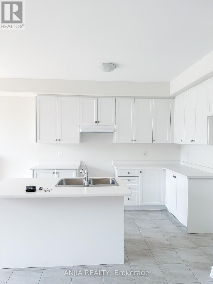 2876 Albatross Way, Pickering, Ontario  L0H 1J0 - Photo 4 - E12926214