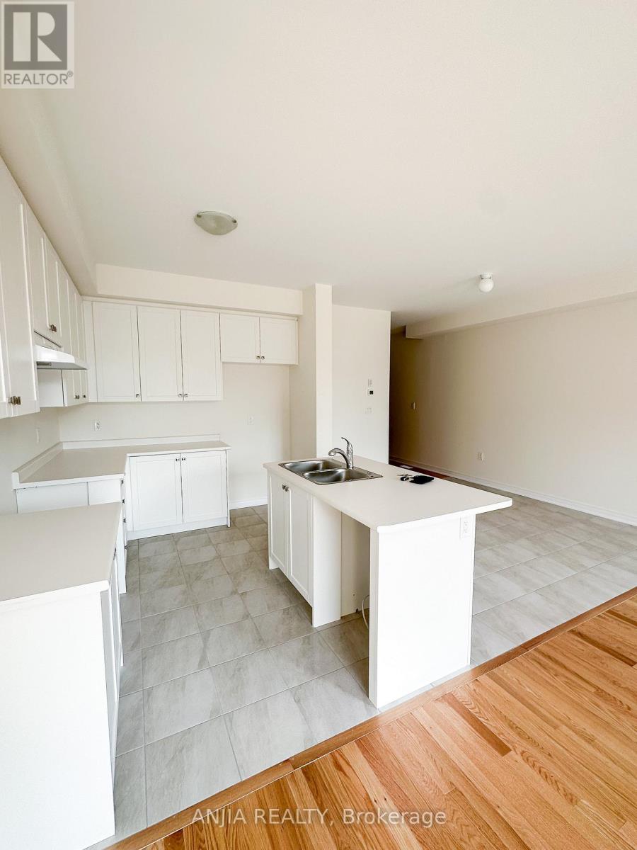 2876 Albatross Way, Pickering, Ontario  L0H 1J0 - Photo 8 - E12926214