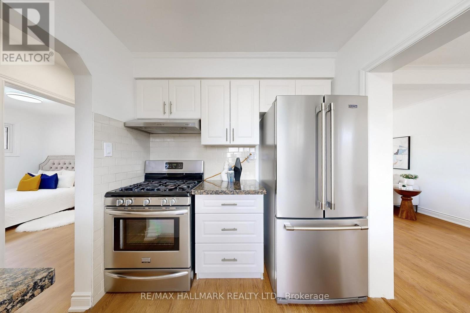 16 Marchington Circle, Toronto (Wexford-Maryvale), Ontario  M1R 3M4 - Photo 12 - E12926234