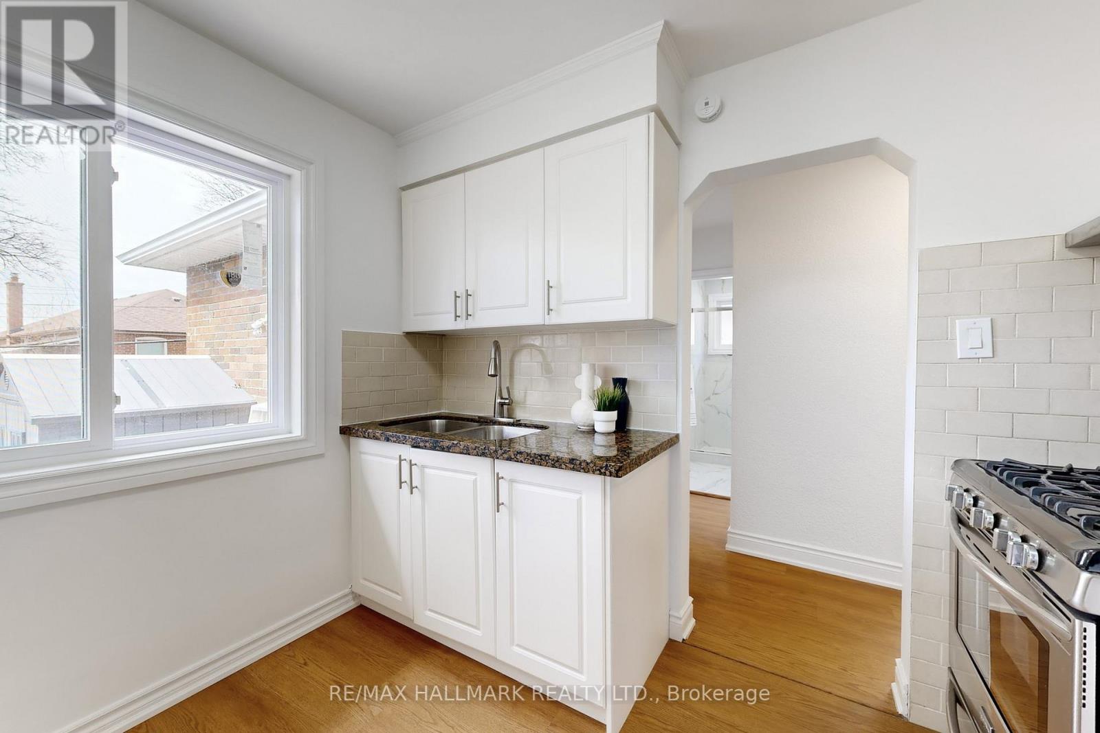 16 Marchington Circle, Toronto (Wexford-Maryvale), Ontario  M1R 3M4 - Photo 14 - E12926234