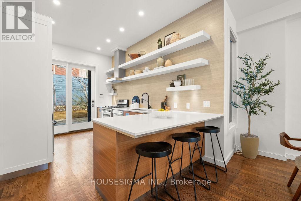 42 Allen Avenue, Toronto, Ontario  M4M 1T4 - Photo 11 - E12926242