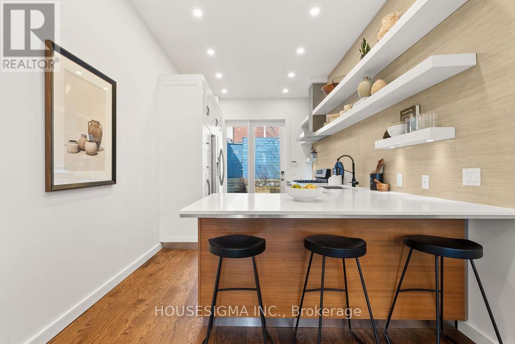 42 Allen Avenue, Toronto, Ontario  M4M 1T4 - Photo 12 - E12926242