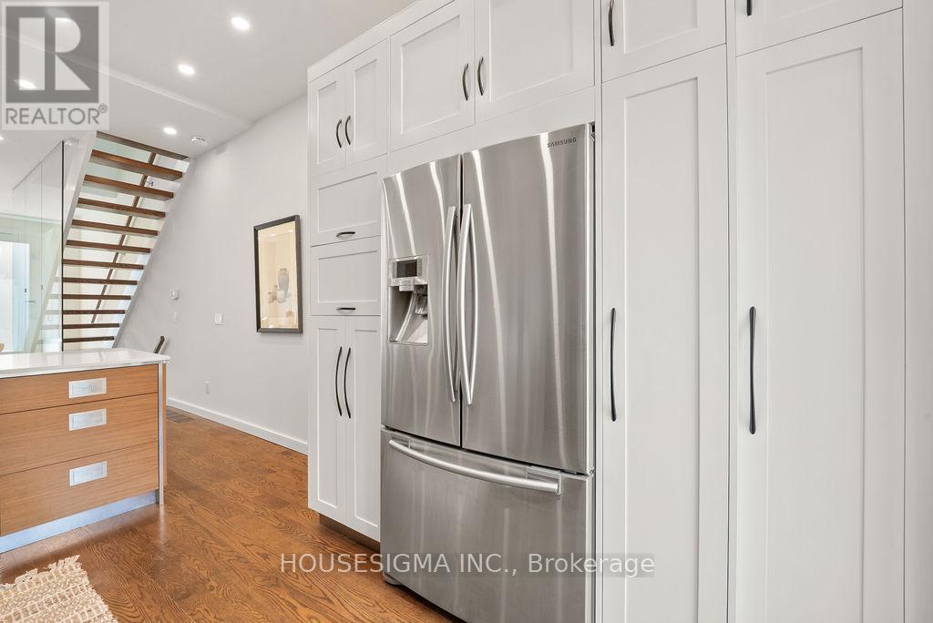 42 Allen Avenue, Toronto, Ontario  M4M 1T4 - Photo 16 - E12926242