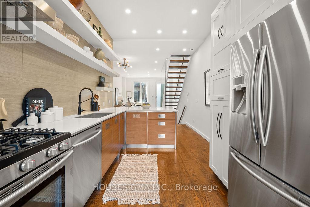 42 Allen Avenue, Toronto, Ontario  M4M 1T4 - Photo 17 - E12926242