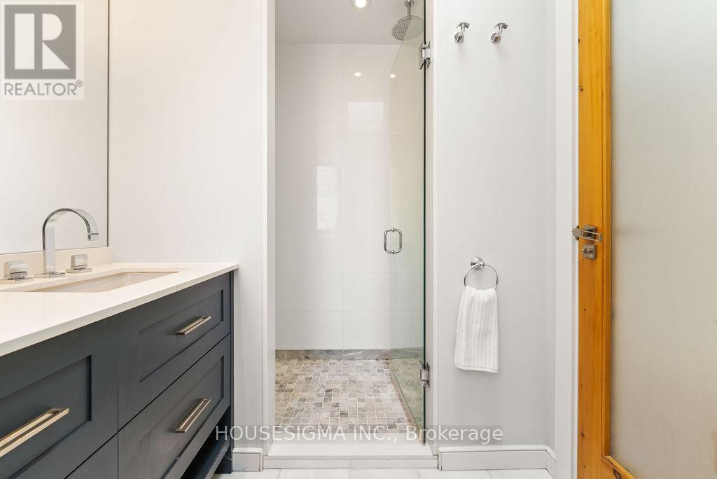 42 Allen Avenue, Toronto, Ontario  M4M 1T4 - Photo 28 - E12926242