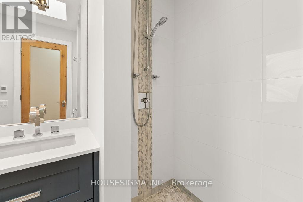 42 Allen Avenue, Toronto, Ontario  M4M 1T4 - Photo 29 - E12926242