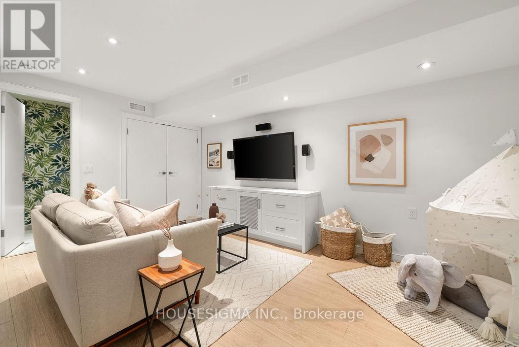 42 Allen Avenue, Toronto, Ontario  M4M 1T4 - Photo 33 - E12926242