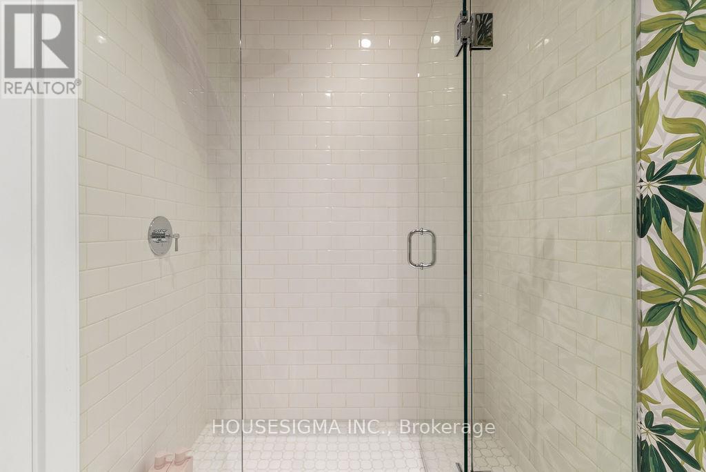 42 Allen Avenue, Toronto, Ontario  M4M 1T4 - Photo 37 - E12926242