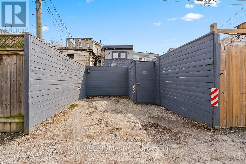 42 Allen Avenue, Toronto, Ontario  M4M 1T4 - Photo 43 - E12926242