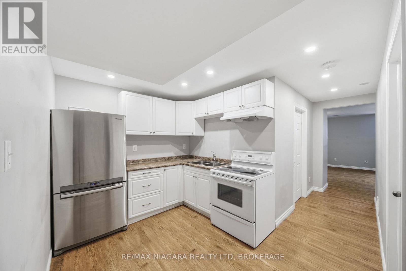 9 Joshua Court, Welland, Ontario  L3C 7E3 - Photo 24 - X12926296