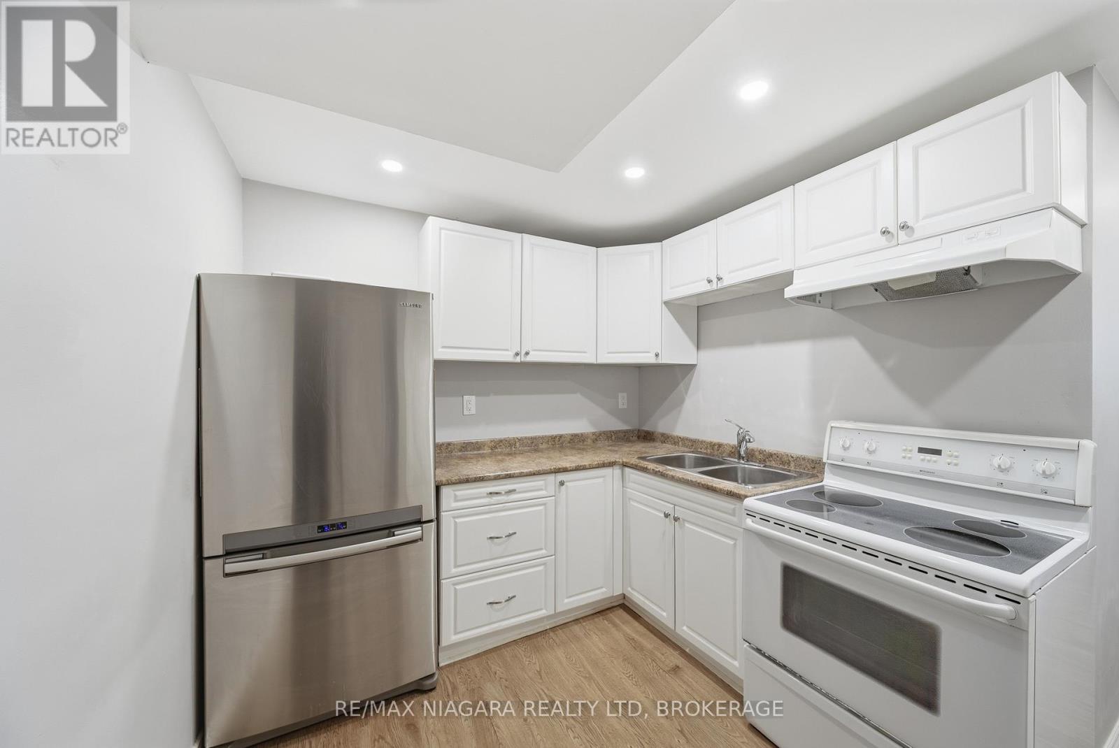 9 Joshua Court, Welland, Ontario  L3C 7E3 - Photo 25 - X12926296