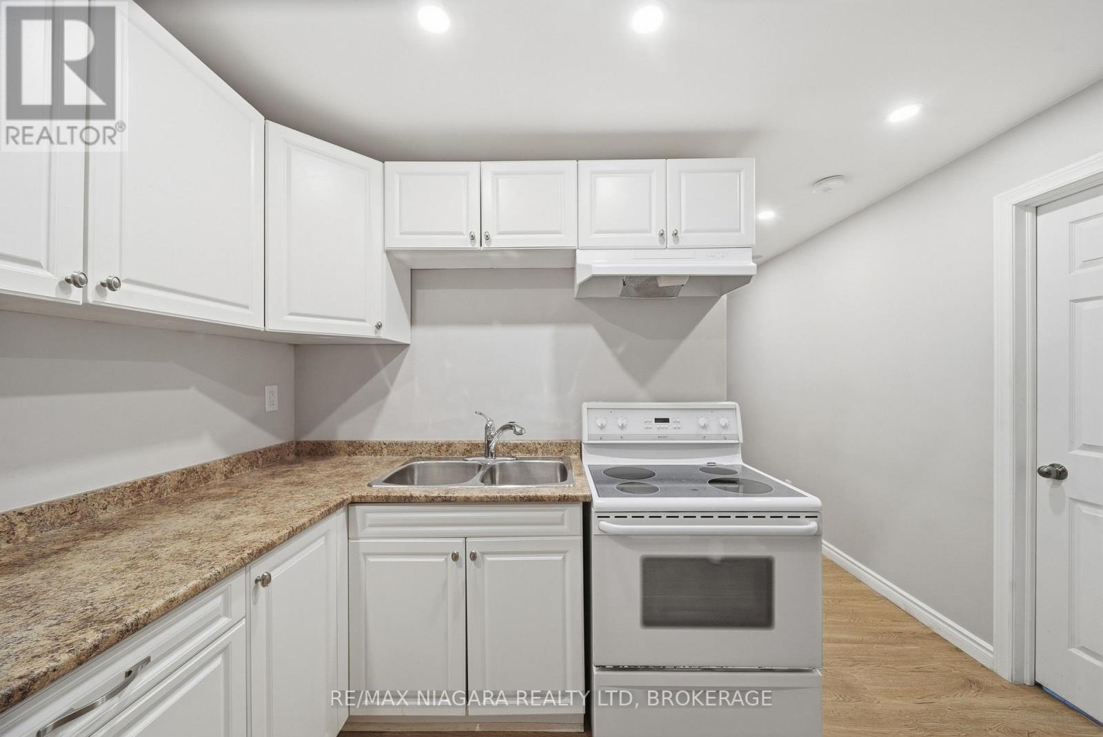 9 Joshua Court, Welland, Ontario  L3C 7E3 - Photo 26 - X12926296