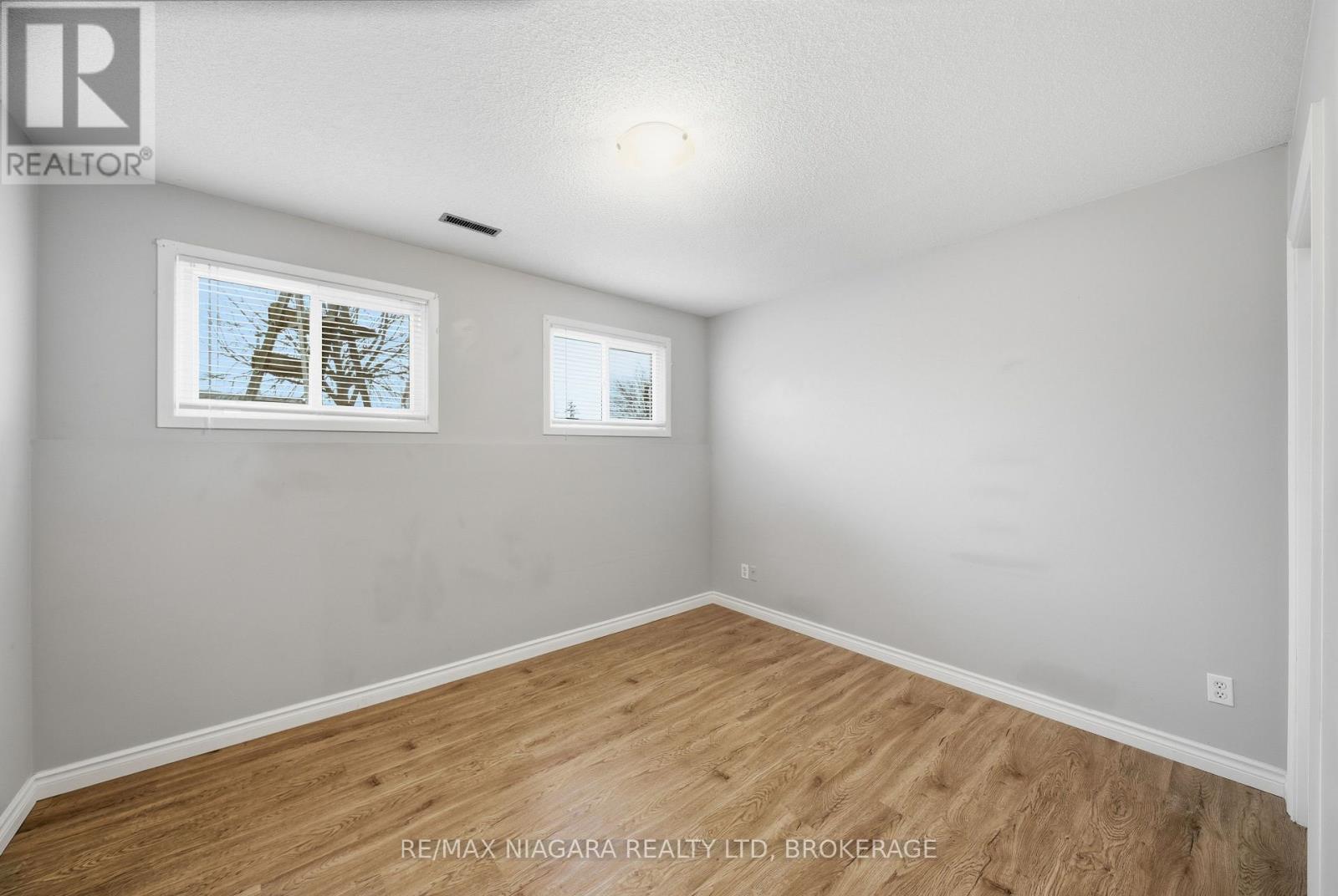 9 Joshua Court, Welland, Ontario  L3C 7E3 - Photo 30 - X12926296