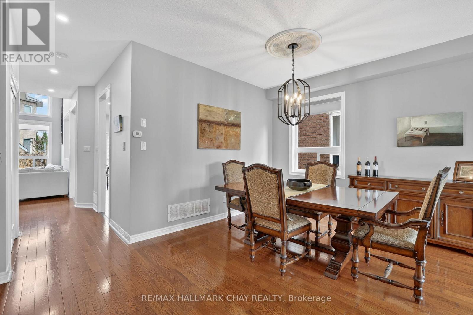 110 Birkshire Drive, Aurora, Ontario  L4G 7R6 - Photo 13 - N12926260