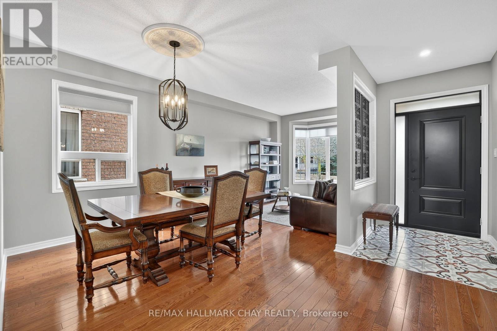 110 Birkshire Drive, Aurora, Ontario  L4G 7R6 - Photo 14 - N12926260