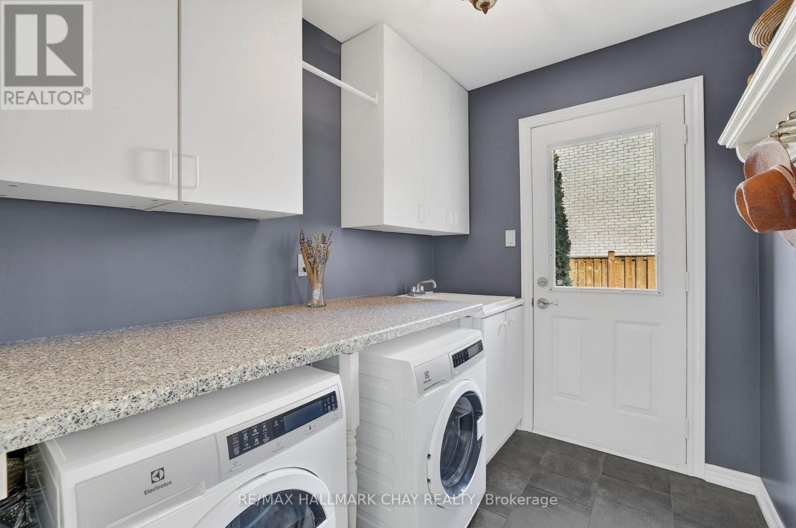 110 Birkshire Drive, Aurora, Ontario  L4G 7R6 - Photo 19 - N12926260