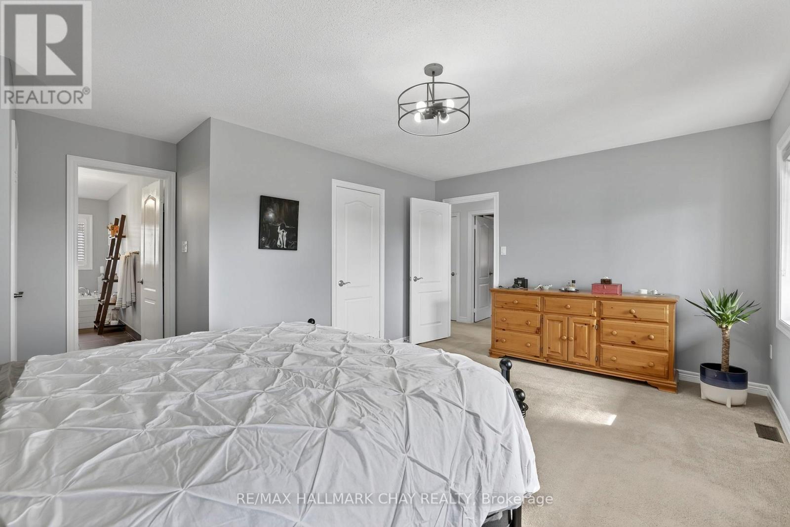 110 Birkshire Drive, Aurora, Ontario  L4G 7R6 - Photo 23 - N12926260