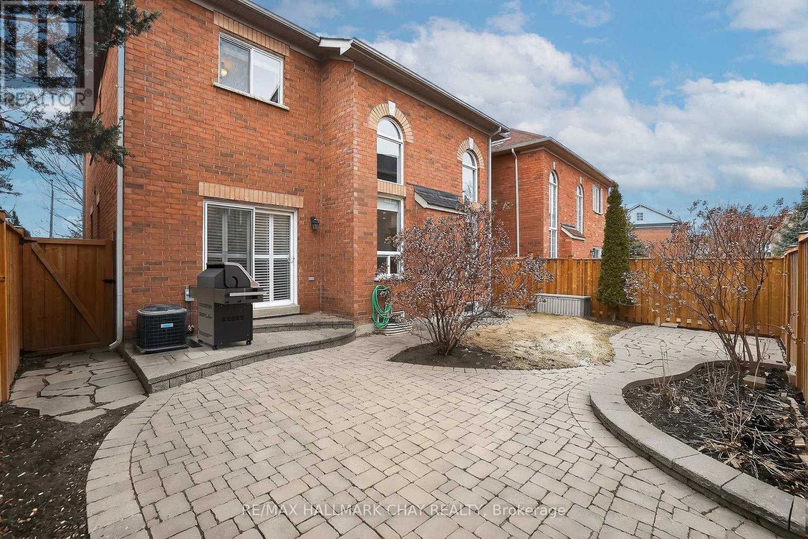 110 Birkshire Drive, Aurora, Ontario  L4G 7R6 - Photo 37 - N12926260