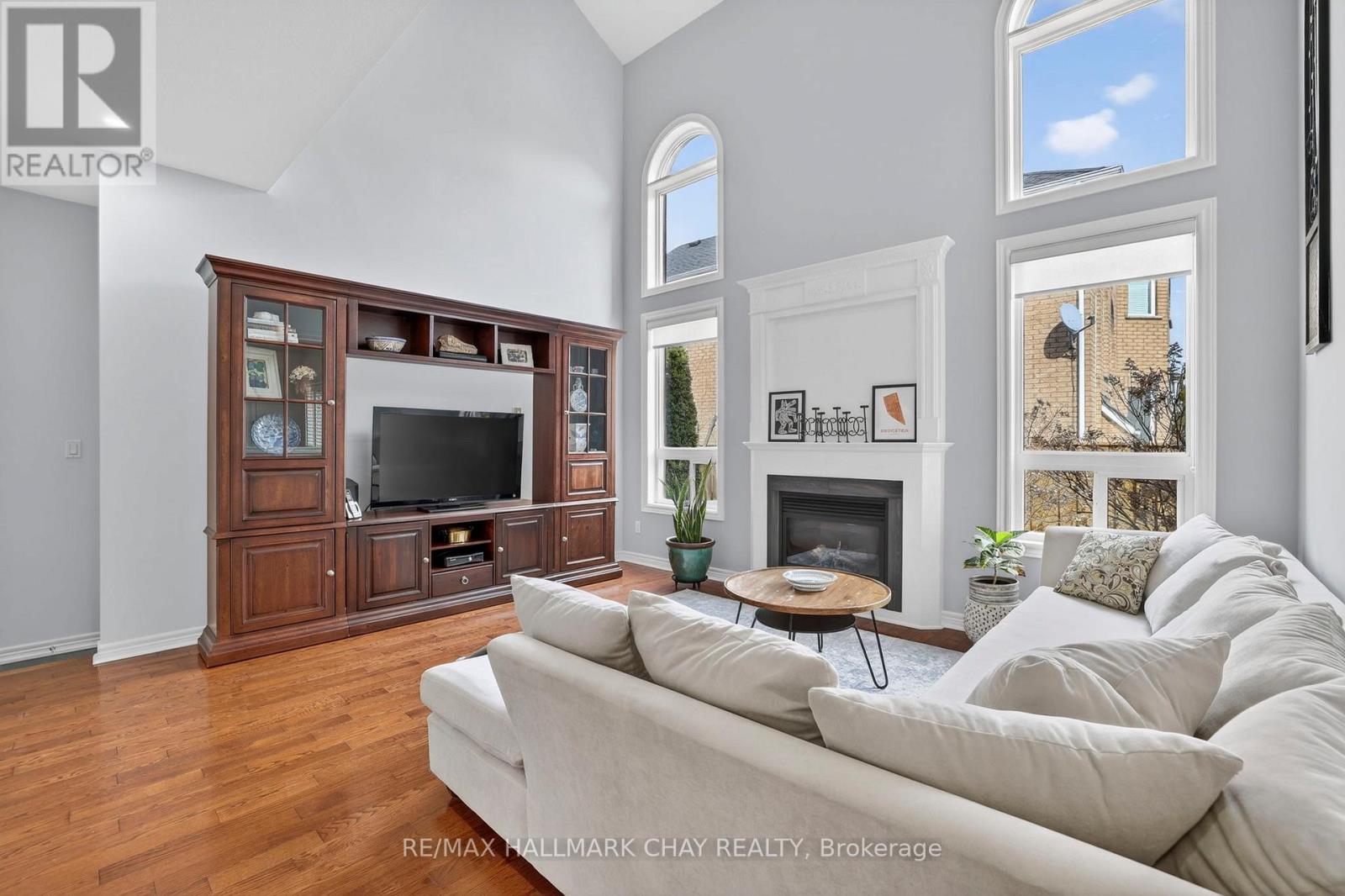 110 Birkshire Drive, Aurora, Ontario  L4G 7R6 - Photo 4 - N12926260