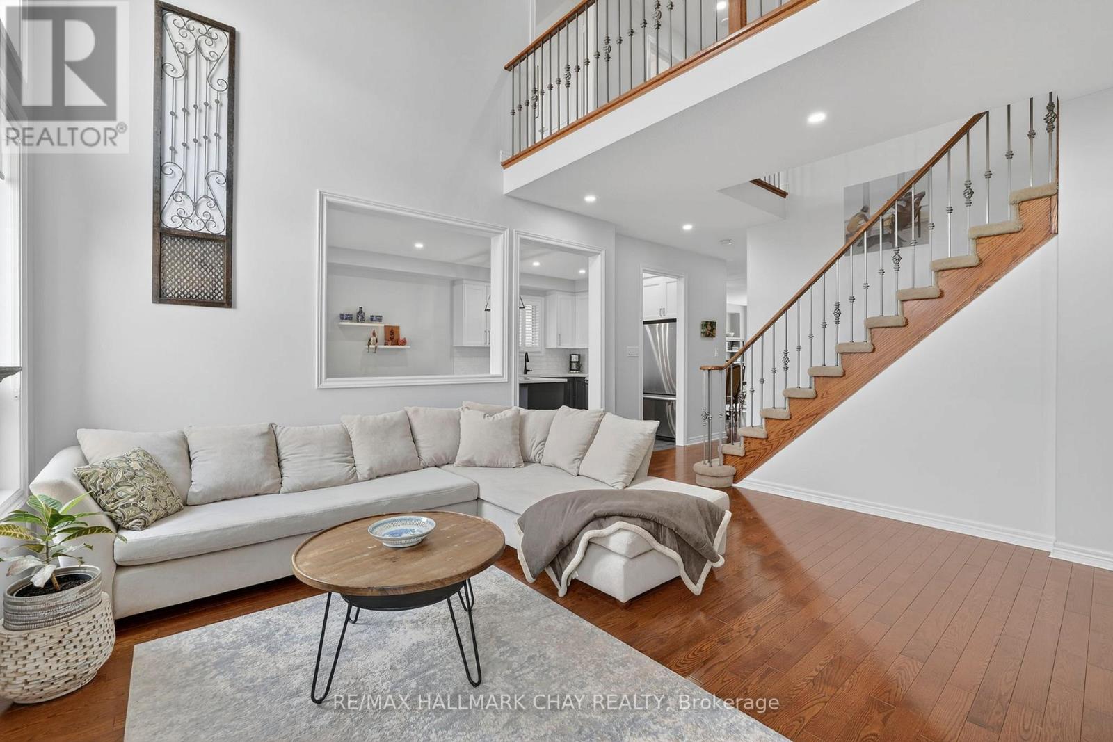 110 Birkshire Drive, Aurora, Ontario  L4G 7R6 - Photo 7 - N12926260