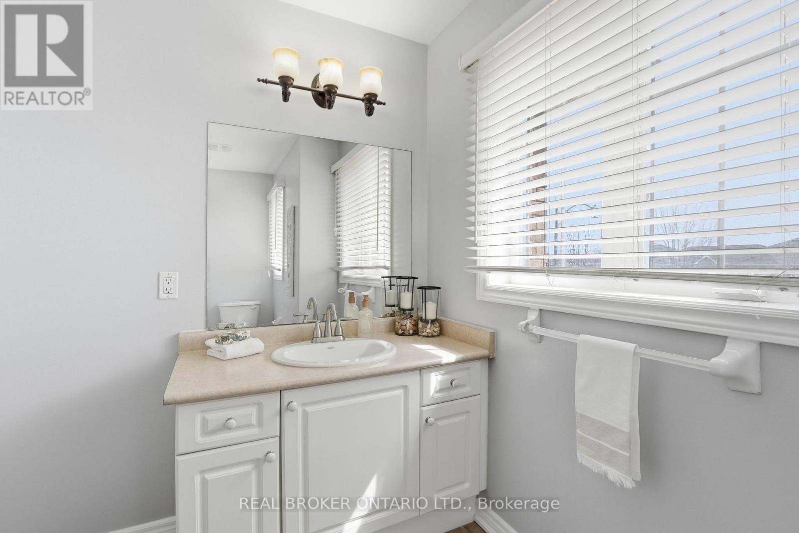 55 Christina Crescent, Bradford West Gwillimbury (Bradford), Ontario  L3Z 0B1 - Photo 22 - N12926286