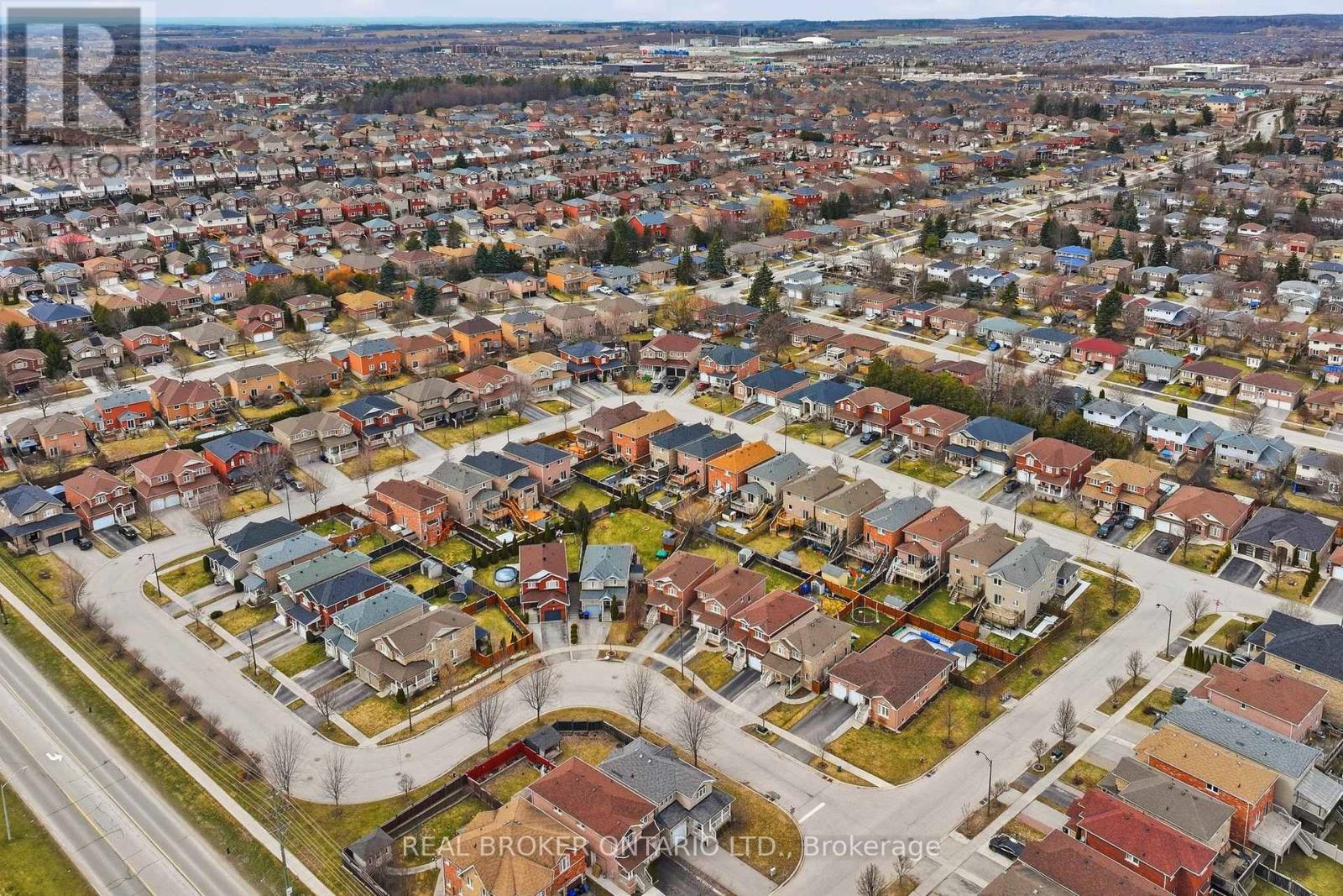 55 Christina Crescent, Bradford West Gwillimbury (Bradford), Ontario  L3Z 0B1 - Photo 35 - N12926286