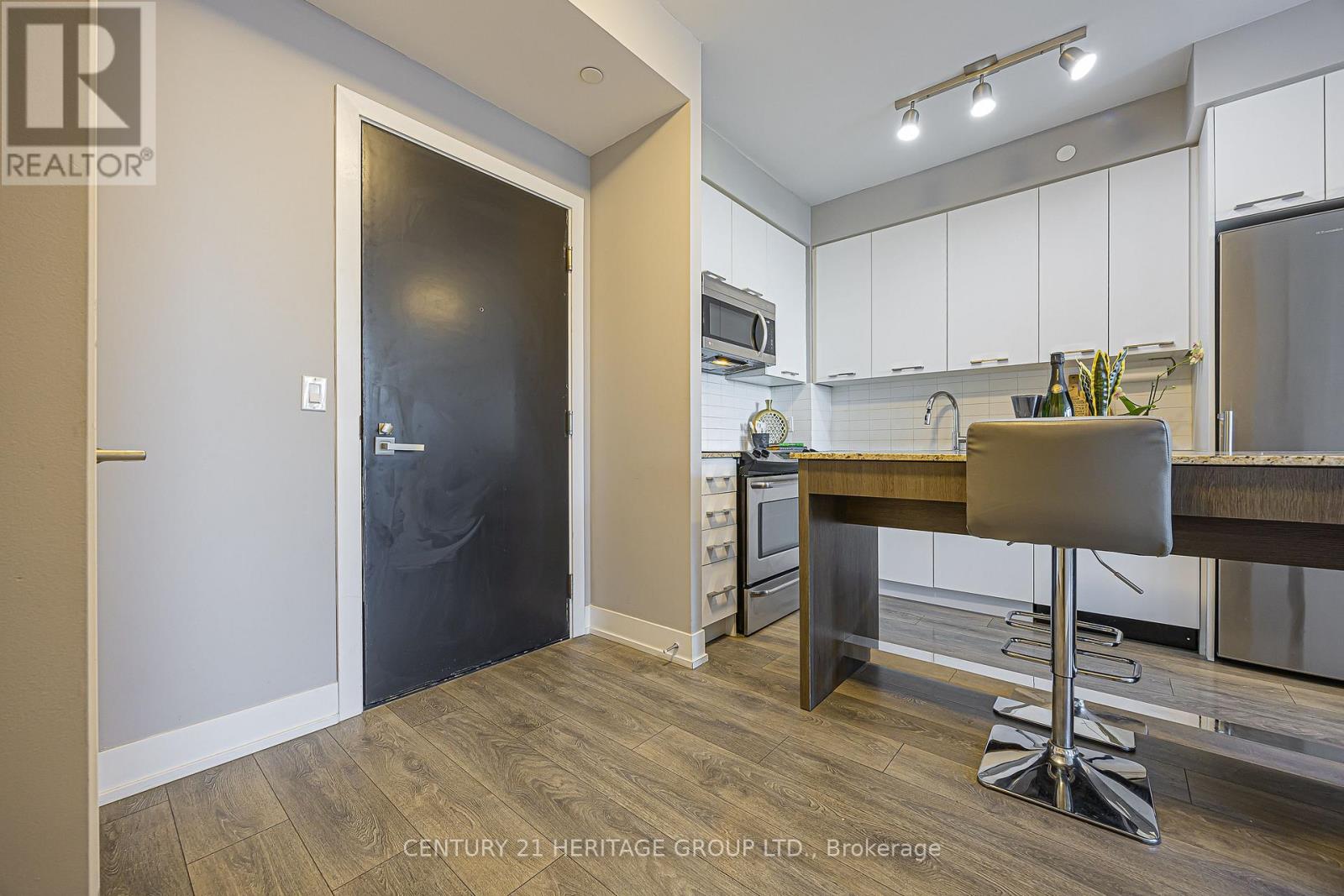 620 - 9471 Yonge Street, Richmond Hill, Ontario  L4C 0Z5 - Photo 6 - N12926382