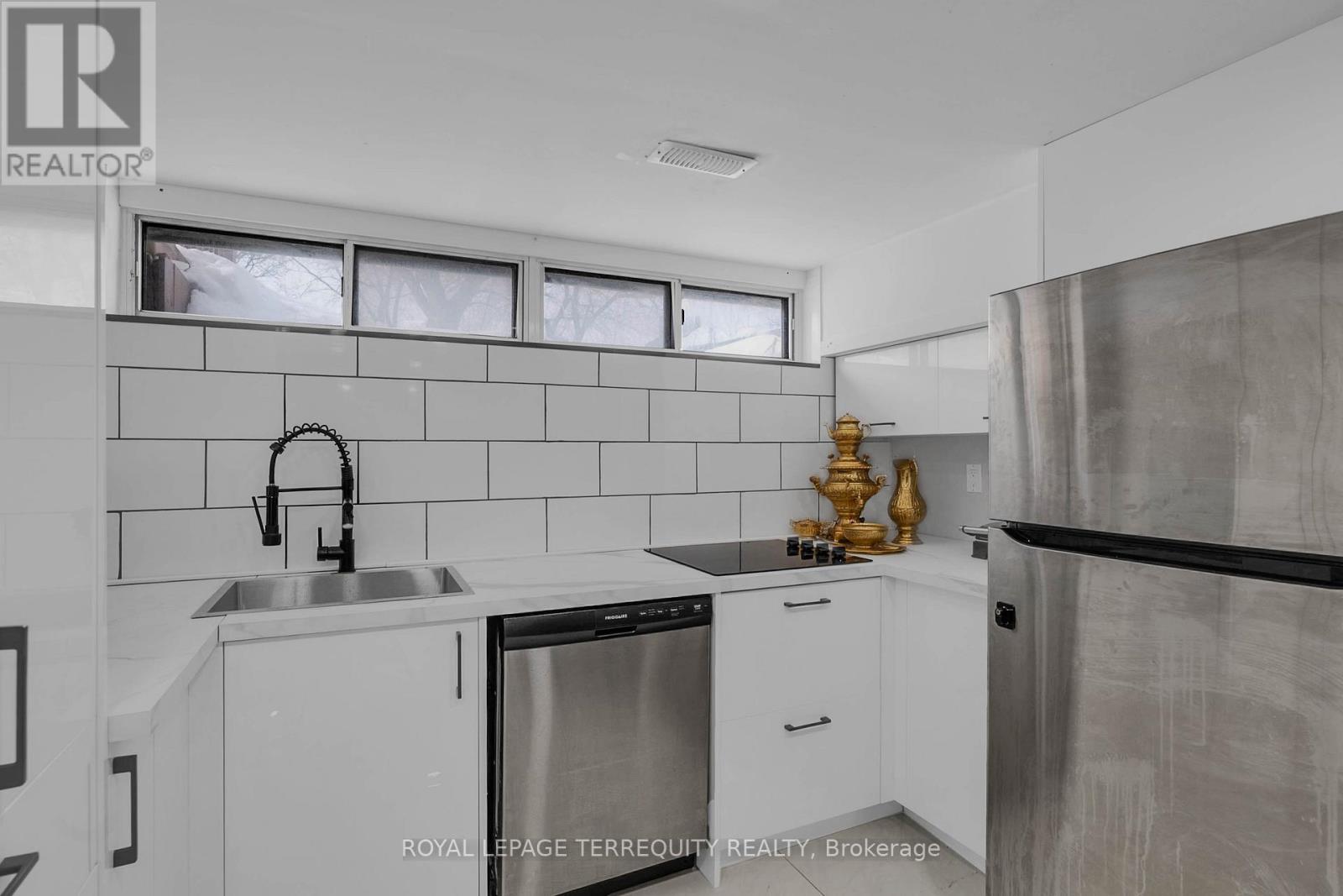 25 Bailey Crescent, Aurora, Ontario  L4G 2B2 - Photo 25 - N12926384