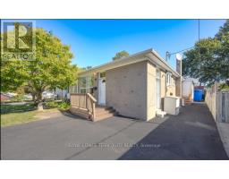25 BAILEY CRESCENT, Aurora, Ontario