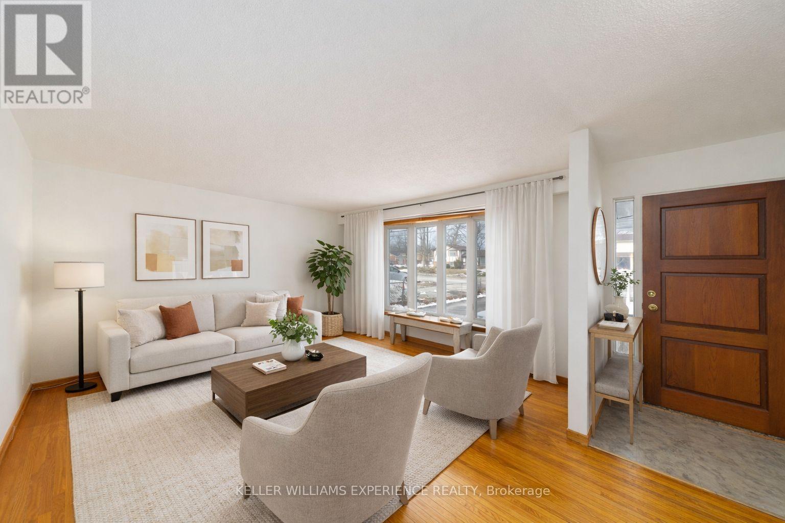 91 Cundles Road E, Barrie, Ontario L4M 2Z8 - Photo 2 - S12926332