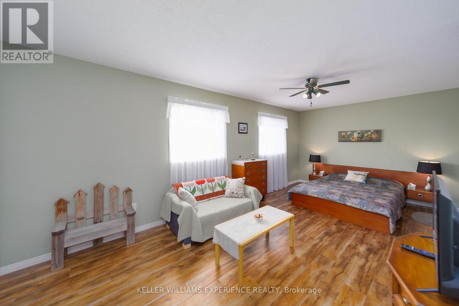 48 Basswood Drive, Barrie (Holly), Ontario  L4N 9P2 - Photo 16 - S12926348